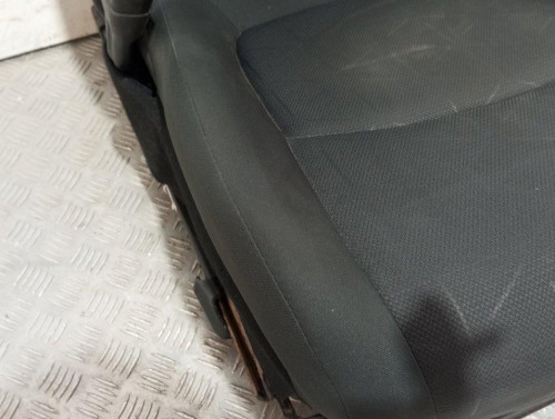  ASIENTO DELANTERO IZQUIERDO 