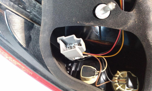  PILOTO TRASERO DERECHO FORD FIESTA (CNN) 