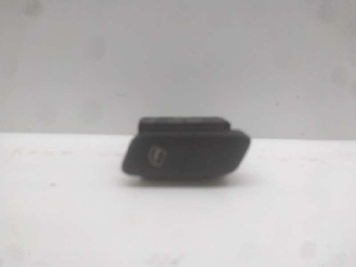 MANDO ELEVALUNAS DELANTERO DERECHO Volkswagen POLO IV (9N3) 