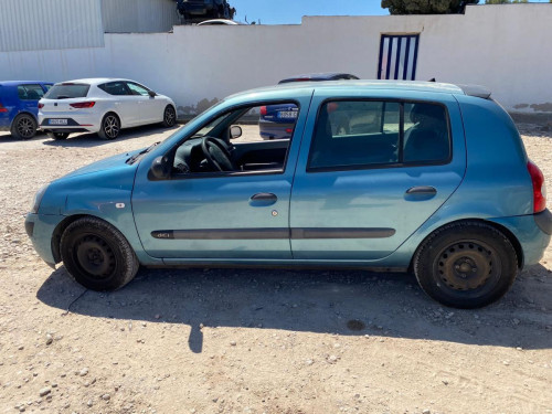 RENAULT CLIO II FASE II (B/CB0) — vehículo donante para recambios 