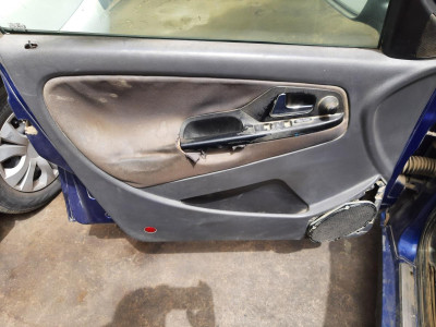 SEAT CORDOBA BERLINA (6K2)