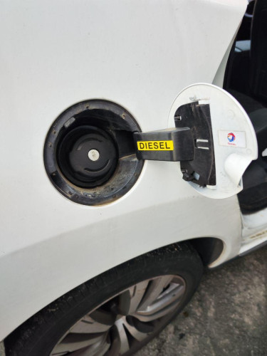 TAPA EXTERIOR COMBUSTIBLE PEUGEOT 3008 