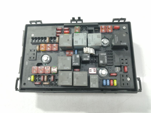  CAJA RELES / FUSIBLES Opel ASTRA J BERLINA 5P 