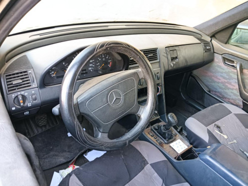 MERCEDES-BENZ CLASE C (BM 202) BERLINA — vehículo donante para recambios 