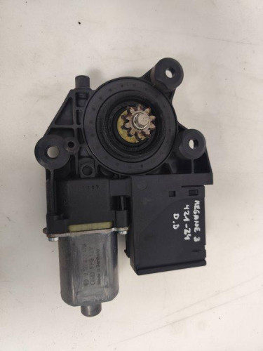  MOTOR ELEVALUNAS DELANTERO DERECHO Renault MEGANE III BERLINA 5P 