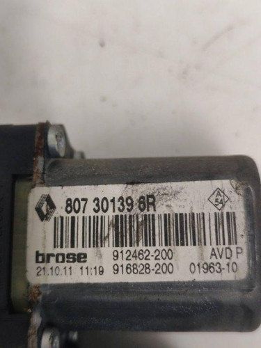  MOTOR ELEVALUNAS DELANTERO DERECHO Renault MEGANE III BERLINA 5P 