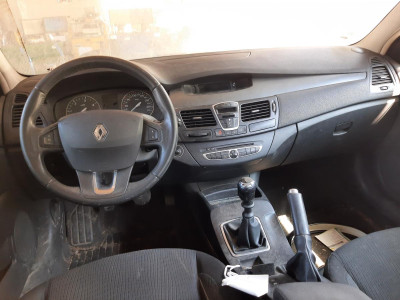 RENAULT LAGUNA III BERLINA