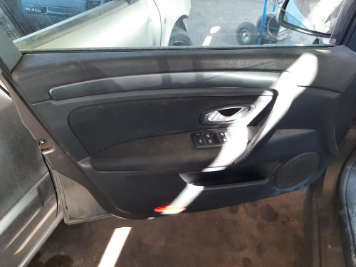 RENAULT LAGUNA III BERLINA — Donor Vehicle for Used Parts 