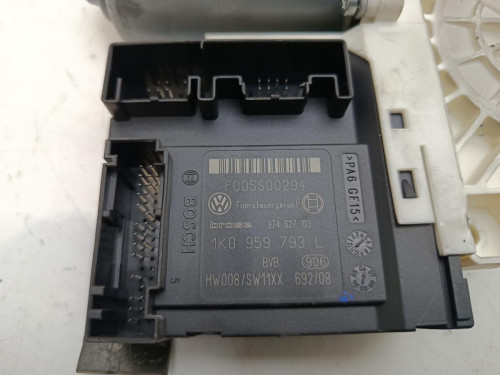 MOTOR ELEVALUNAS DELANTERO IZQUIERDO VOLKSWAGEN PASSAT VARIANT (3C5) 