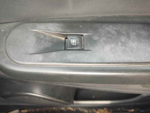  MANDO ELEVALUNAS TRASERO DERECHO RENAULT CAPTUR I 
