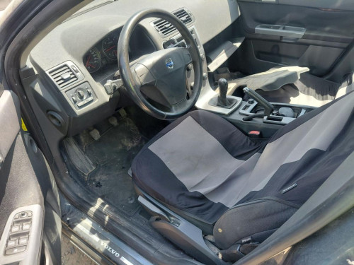VOLVO S40 BERLINA — автомобиль-донор на запчасти 