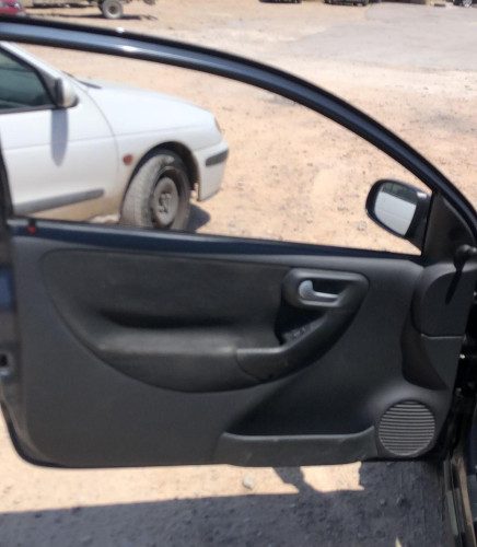 OPEL CORSA C — vehículo donante para recambios 