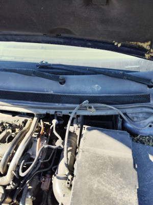 BRAZO LIMPIA DELANTERO IZQUIERDO