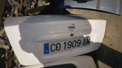 OPEL VECTRA B BERLINA