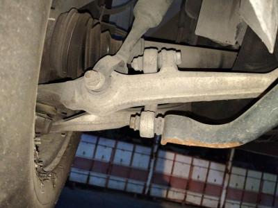 BRAZO SUSPENSION INFERIOR DELANTERO DERECHO