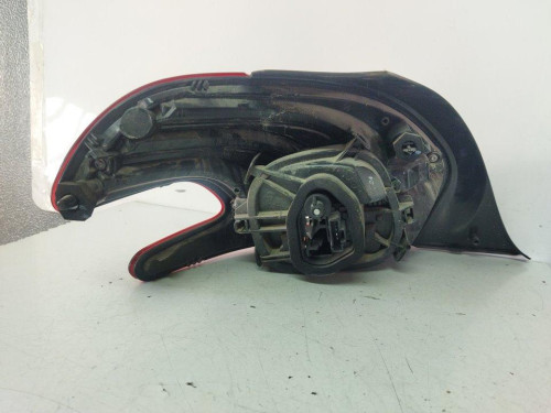  PILOTO TRASERO DERECHO PEUGEOT 208 