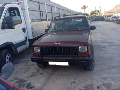 JEEP CHEROKEE (XJ)