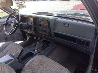 JEEP CHEROKEE (XJ)