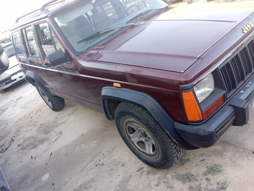  JEEP CHEROKEE (XJ) 