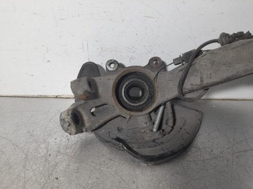 MANGUETA DELANTERA IZQUIERDA Volkswagen PASSAT BERLINA (3B3) 
