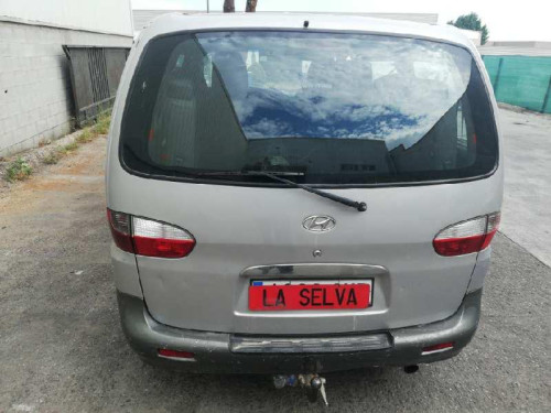 HYUNDAI H-1 () — vehículo donante para recambios 