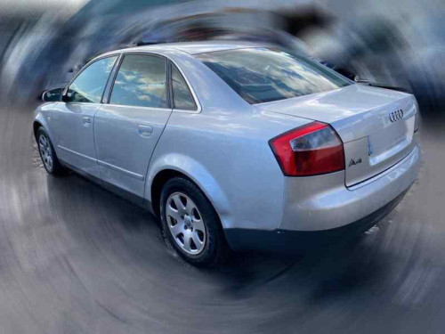  AUDI A4 BERLINA (8E) 