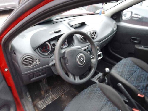 RENAULT CLIO III — Donor Vehicle for Used Parts 