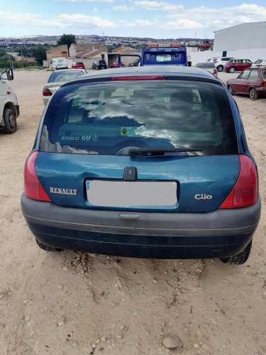 RENAULT CLIO II FASE I (B/CB0) — vehículo donante para recambios 