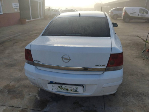 Opel Astra H Berlina (11.2006->) — vehículo donante para recambios 
