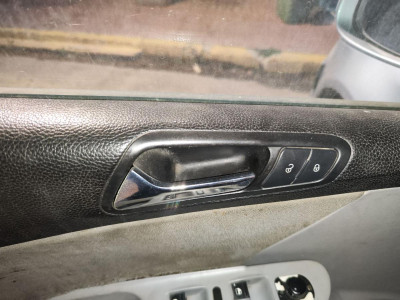 MANETA INTERIOR DELANTERA IZQUIERDA