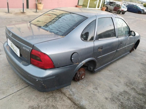 Opel Vectra B Berlina (1995->) — vehículo donante para recambios 