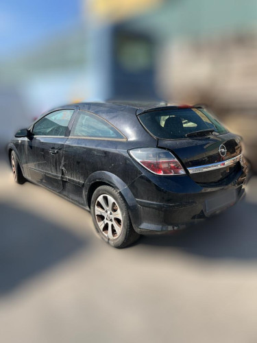  OPEL ASTRA H GTC 