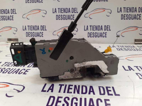  CERRADURA PUERTA TRASERA DERECHA 