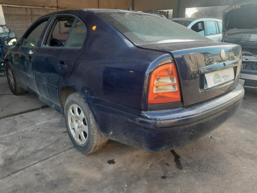  SKODA OCTAVIA BERLINA (1U2) 