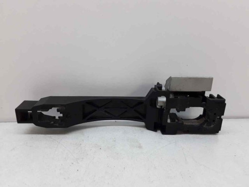 SOPORTE MANETA EXTERIOR DELANTERA DERECHA 