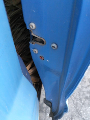 CERRADURA PUERTA TRASERA DERECHA