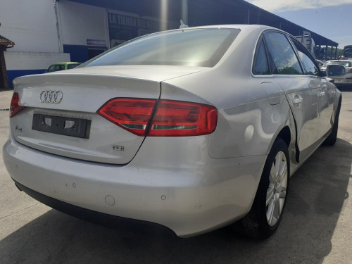  AUDI A4 BERLINA (8K2) 