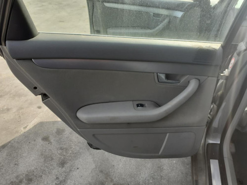  JUEGO TAPIZADOS / CARTONERAS AUDI A4 AVANT (8E) 