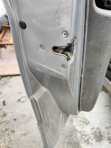 CERRADURA PUERTA DELANTERA IZQUIERDA used