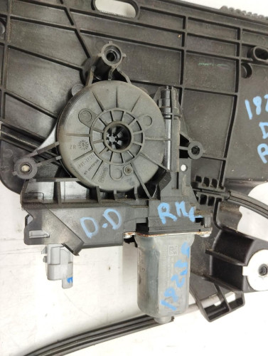 ELEVALUNAS DELANTERO DERECHO Opel CORSA F 