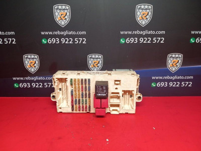 CAJA RELES / FUSIBLES