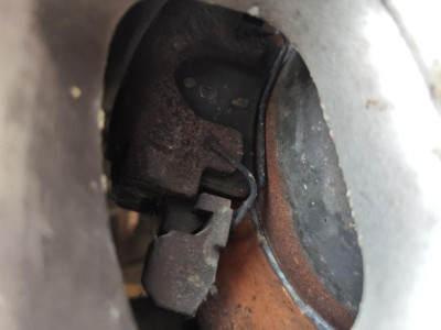 PINZA DE FRENO TRASERA IZQUIERDA