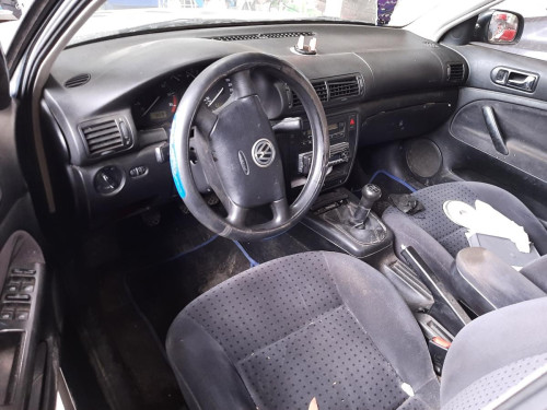  VOLKSWAGEN PASSAT BERLINA (3B2) 