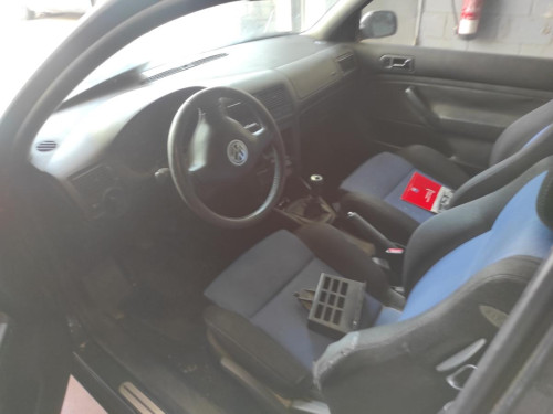 VOLKSWAGEN GOLF IV BERLINA (1J1)(10.1997) — vehículo donante para recambios 