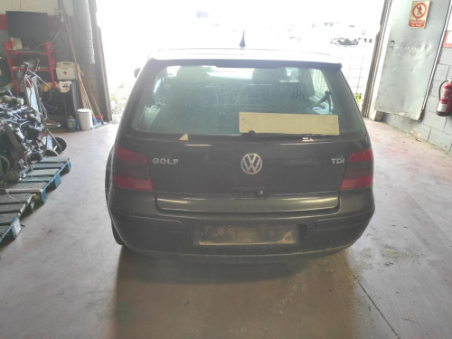 VOLKSWAGEN GOLF IV BERLINA (1J1)(10.1997) — vehículo donante para recambios 