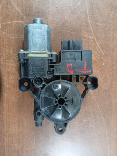 MOTOR ELEVALUNAS TRASERO DERECHO Seat ARONA (KJ) 