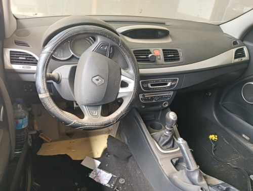 RENAULT MEGANE III BERLINA 5P — автомобиль-донор на запчасти 
