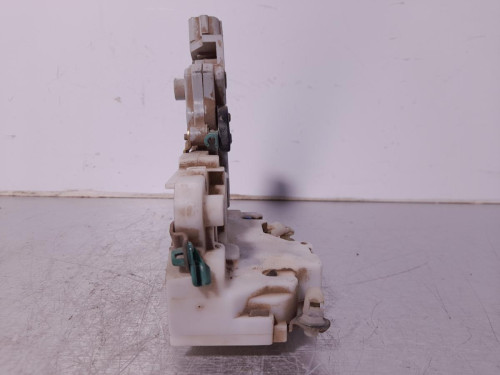 CERRADURA PUERTA DELANTERA DERECHA Nissan PRIMERA BERLINA (P11) 