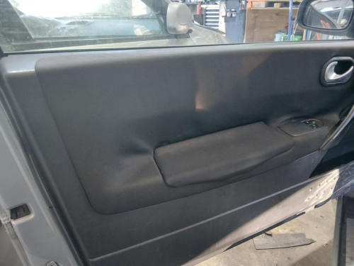 RENAULT MEGANE II BERLINA 3P — vehículo donante para recambios 