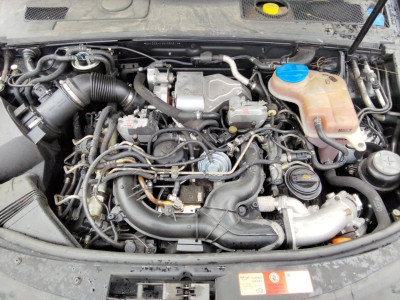 AUDI A6 BERLINA (4F2)